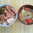 トマトと玉ねぎと白菜の味噌汁