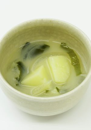 新じゃがの味噌汁（減塩）-レシピのメイン写真