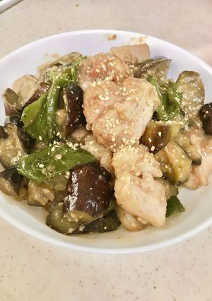 鶏肉と茄子とピーマン胡麻味噌炒め　-レシピのメイン写真