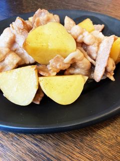 豚バラ肉と新じゃがの甘辛炒め♪-レシピのメイン写真