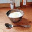 塩ヨーグルトのはちみつ、えごまオイルがけ