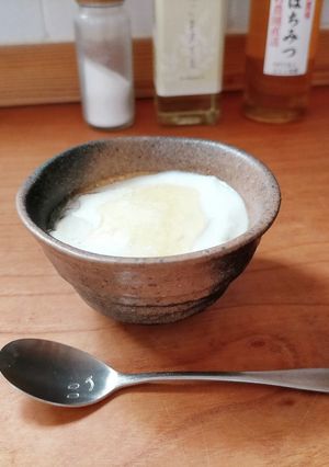 塩ヨーグルトのはちみつ、えごまオイルがけ-レシピのメイン写真