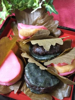 簡単に味噌餡とつぶ餡のかしわ餅-レシピのメイン写真