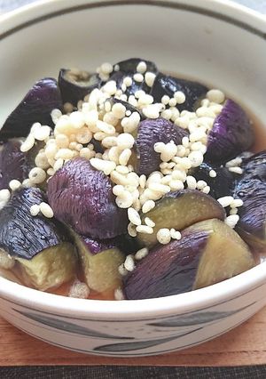 レンジで簡単♪なすのめんつゆ煮天かすのせ-レシピのメイン写真