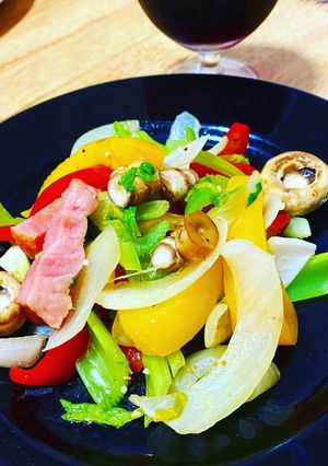 セロリとパプリカとベーコンのペペロン炒め-レシピのメイン写真