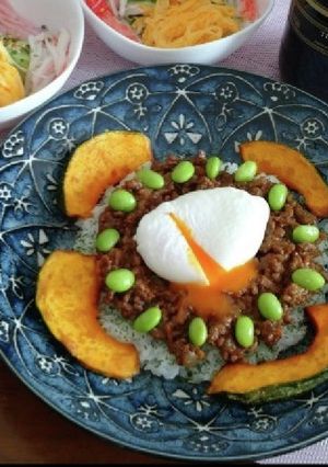 キーマカレーとポーチドエッグ-レシピのメイン写真