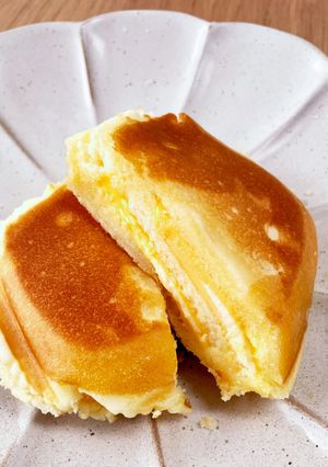ホットサンドメーカーで3チーズ蒸しパン-レシピのメイン写真