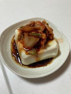 豆腐にキムチ乗せただけ-レシピのメイン写真