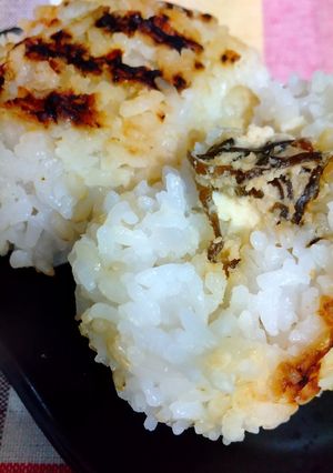 クリチ&塩昆布入り味噌みりん焼きおにぎり-レシピのメイン写真