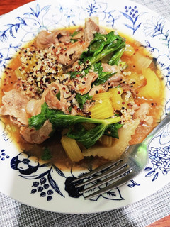 キヌアと塩麹入り豚肉とセロリの黒酢煮込み-レシピのメイン写真