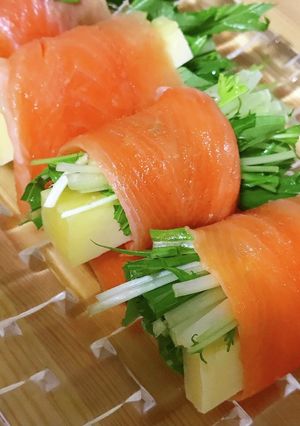 水菜とチーズのサーモン巻き-レシピのメイン写真