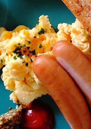 スクランブルエッグとボイルウインナー-レシピのメイン写真