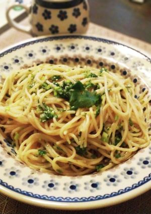 パクチーたっぷり ジェノベーゼ風パスタ-レシピのメイン写真