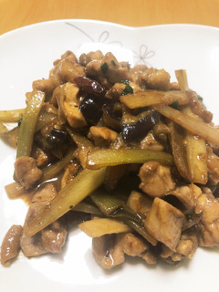 春味:ご飯がすすむ うどと鶏肉の味噌炒め-レシピのメイン写真
