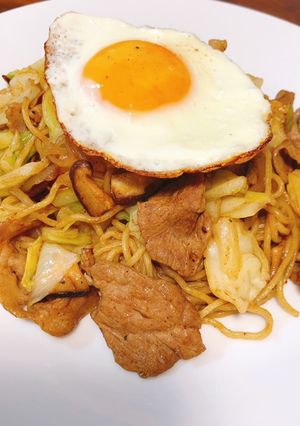 関西風焼きそば（目玉焼きのせ）-レシピのメイン写真