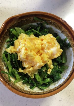 ほうれん草と半熟炒り卵の胡麻和え-レシピのメイン写真