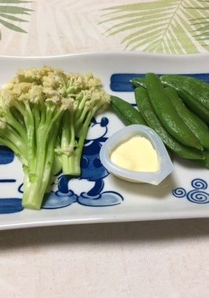 カリフローレとスナックエンドウのサラダ-レシピのメイン写真