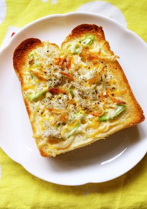 桜えび香る！しらすと葱のチーズトースト♪-レシピのメイン写真