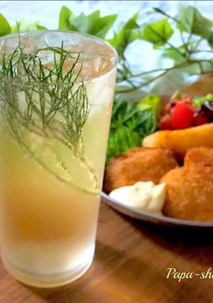 ウィスキーハイボールにディルを入れる-レシピのメイン写真
