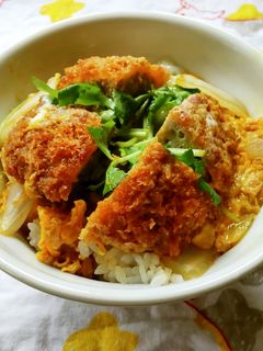 新玉ねぎとメンチカツで、かつ丼ぶり〜♪-レシピのメイン写真