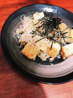 玉葱塩麹入り厚揚げと白滝のぴり辛煮-レシピのメイン写真