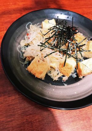 玉葱塩麹入り厚揚げと白滝のぴり辛煮-レシピのメイン写真