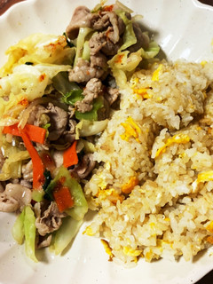 ズボラな親父の肉野菜炒めチャーハン-レシピのメイン写真