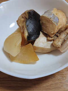 ぶりとハマチのあらの煮物。-レシピのメイン写真