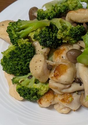 鶏肉とブロッコリーのマヨネーズ炒め-レシピのメイン写真