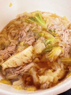 山盛りキャベツと豚肉煮込み-レシピのメイン写真
