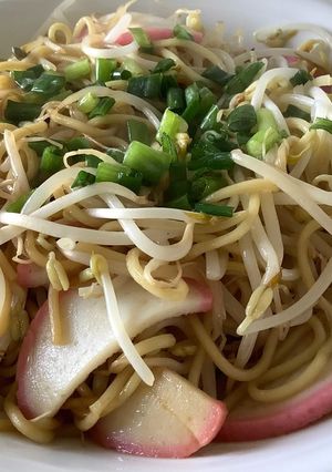 安旨い！カマボコともやしの醤油焼きそば♬-レシピのメイン写真