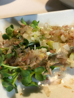 カイワレ大根とネギ塩ごま油のサラダ-レシピのメイン写真