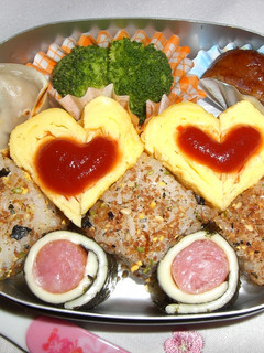 ♡ハート&キューブ♡卵焼きdeキャラ弁-レシピのメイン写真