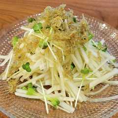 รูปของ 大根サラダ　じゃこドレッシング