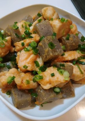 簡単！鶏胸肉とこんにゃくの味噌バター炒め-レシピのメイン写真