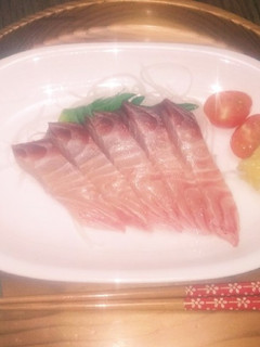 鰆のお造りにレモンとミニトマトを添えて!-レシピのメイン写真
