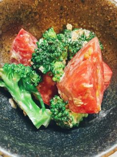 トマトとブロッコリーのおかかマヨ和え-レシピのメイン写真