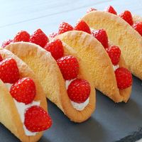 基本からアレンジまで！思わずつくりたくなる「イチゴ オムレット」の