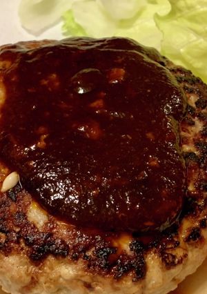 わっ!肉汁が噴水!荒挽きポークハンバーグ-レシピのメイン写真