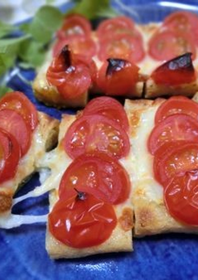 のせる順番変えただけ☆油揚げのトマトピザ-レシピのメイン写真