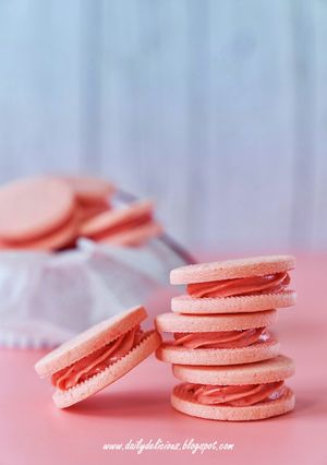 いちごのクリームサンドクッキー-レシピのメイン写真