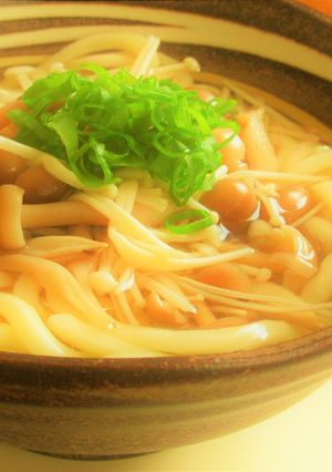 〚 たっぷりきのこの白だしうどん 〛-レシピのメイン写真