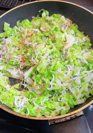 しらすキャベツ炒めと塩昆布キャベツ-レシピのメイン写真