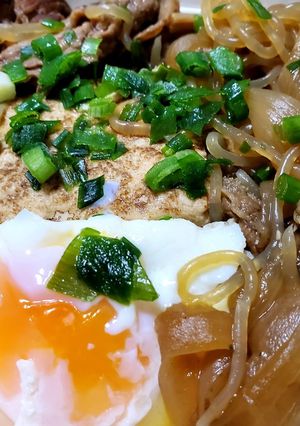 肉豆腐弁当の温玉添え-レシピのメイン写真