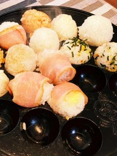 おうち時間に!たこ焼き器で焼きおにぎり!-レシピのメイン写真