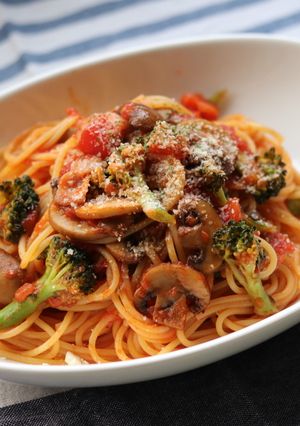 マッシュルームブロッコリーのトマトパスタ-レシピのメイン写真