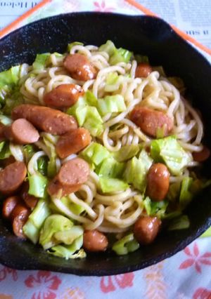 ウインナー＆春キャベツの焼きうどんマヨ味-レシピのメイン写真