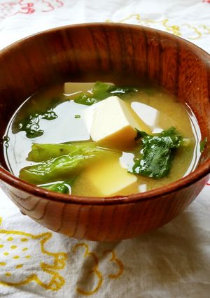 レタスの外葉とお豆富のお味噌汁♪-レシピのメイン写真