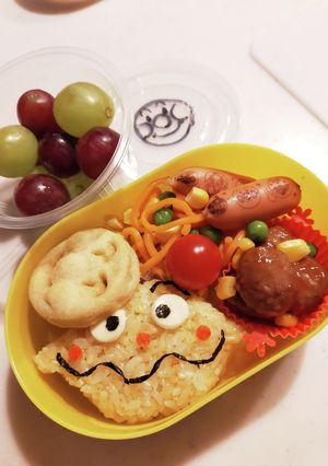 カレーパンマン　キャラ弁　ミートボール-レシピのメイン写真
