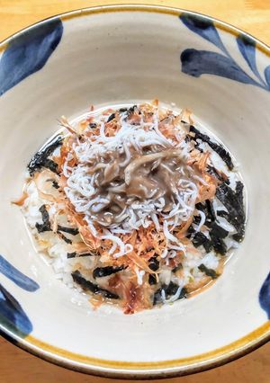 アンチョビソースとシラスに削り節の湯漬け-レシピのメイン写真